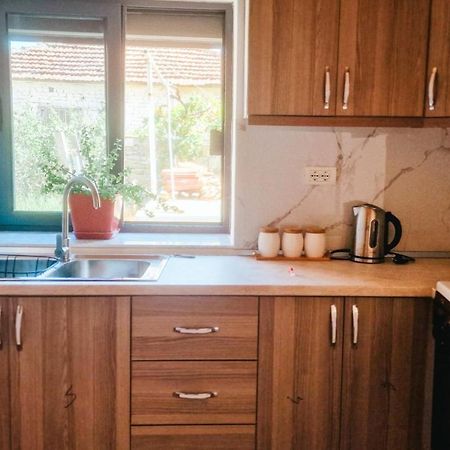 Guesthouse Kroi City Center 베라트 외부 사진