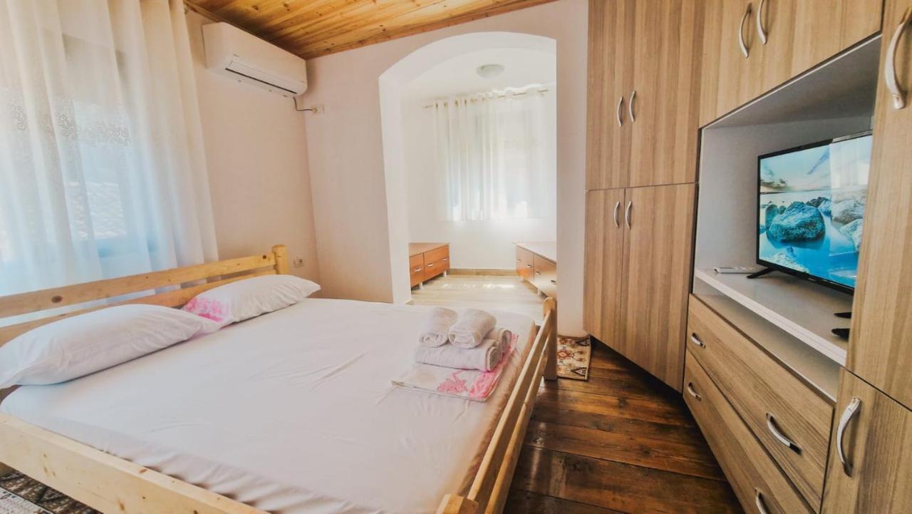 Guesthouse Kroi City Center 베라트 외부 사진