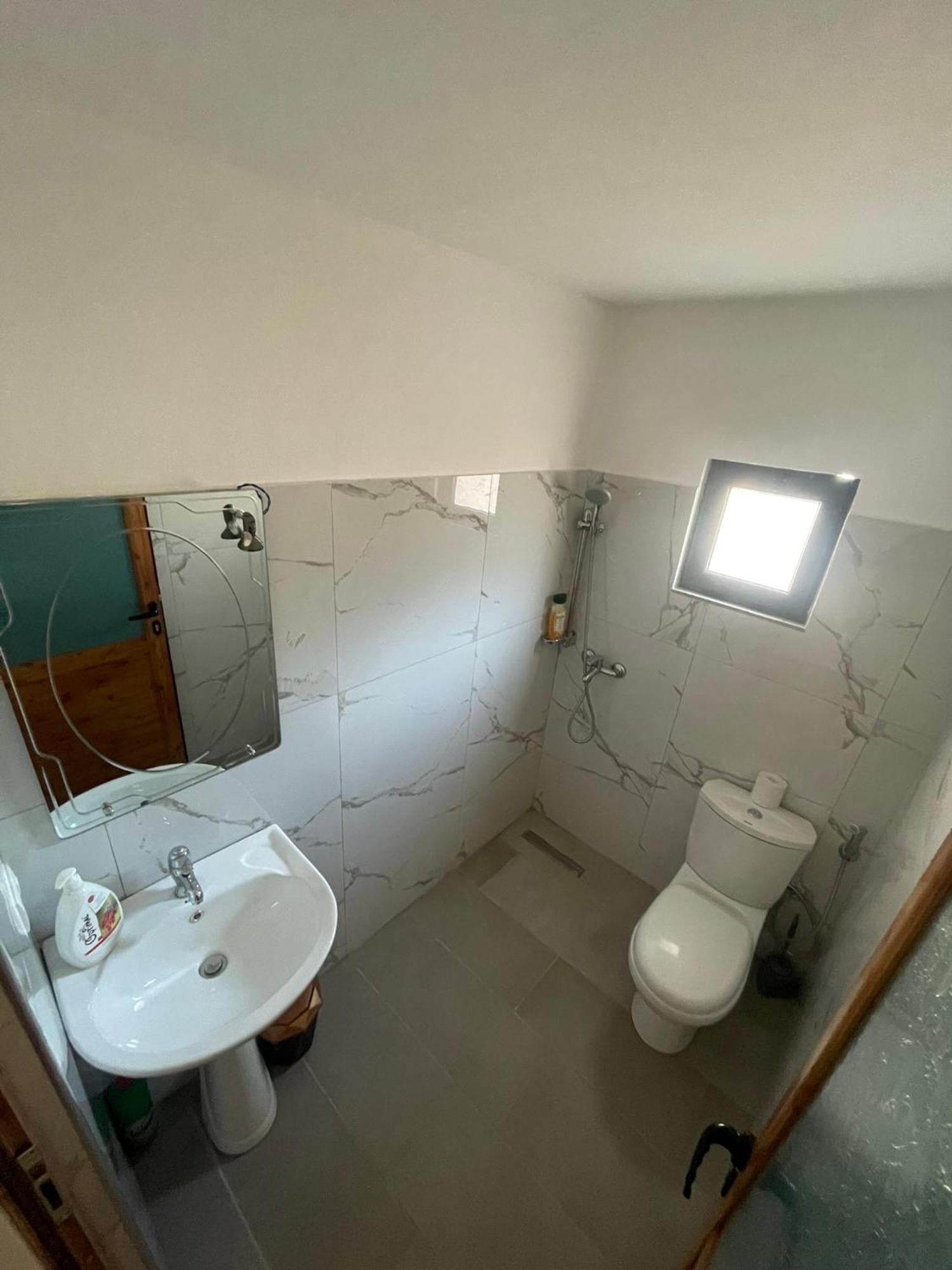 Guesthouse Kroi City Center 베라트 외부 사진