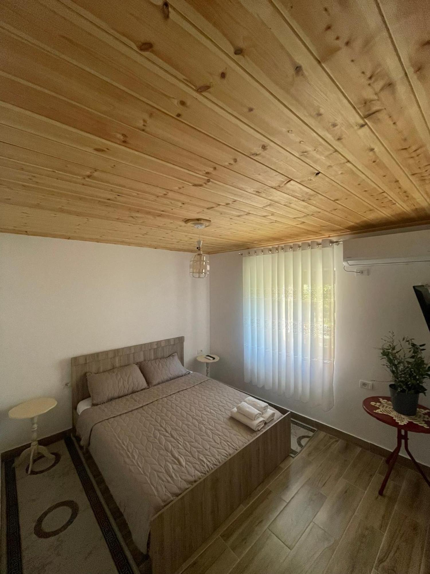 Guesthouse Kroi City Center 베라트 외부 사진